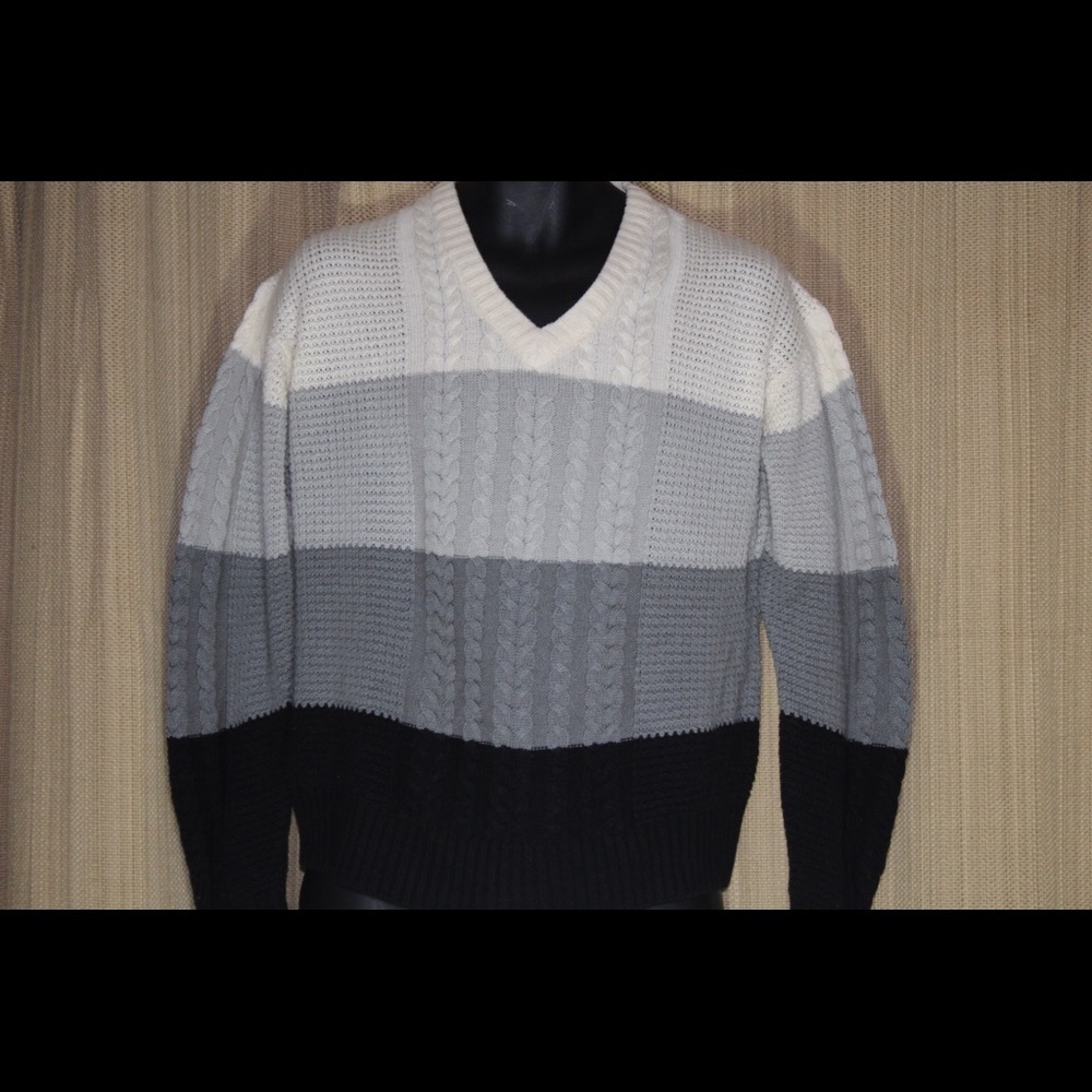 Oleg Cassini Youth Sweater (large)